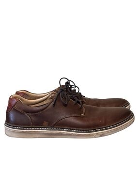 Johnston & Murphy McGuffey Casual Plain Toe Sneaker in Brown. Men’s 9